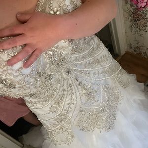 Gorgeous wedding dress for sale never work but for pictures